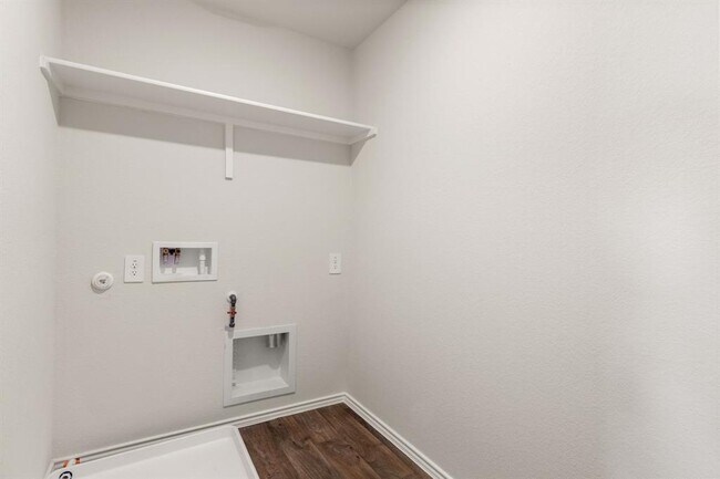 Building Photo - 257 Frogmore Lp