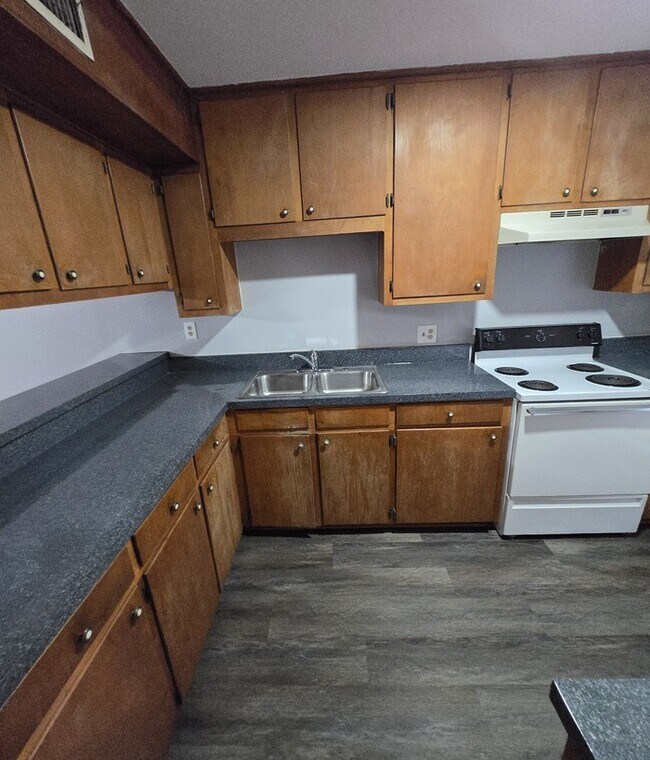 Building Photo - Great 2 bed 1 bath townhome in Justin!