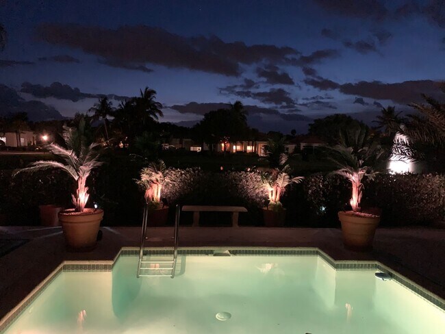 Building Photo - Mediterranean Style Vacation House Minutes from Beaches!