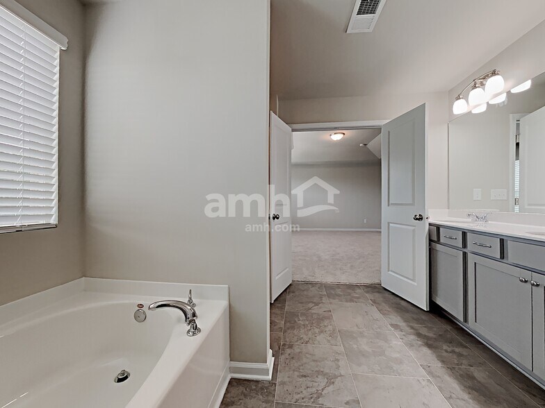Building Photo - 358 Winston Cir
