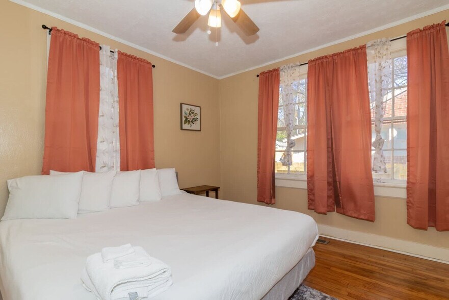 Building Photo - 2223 14th St