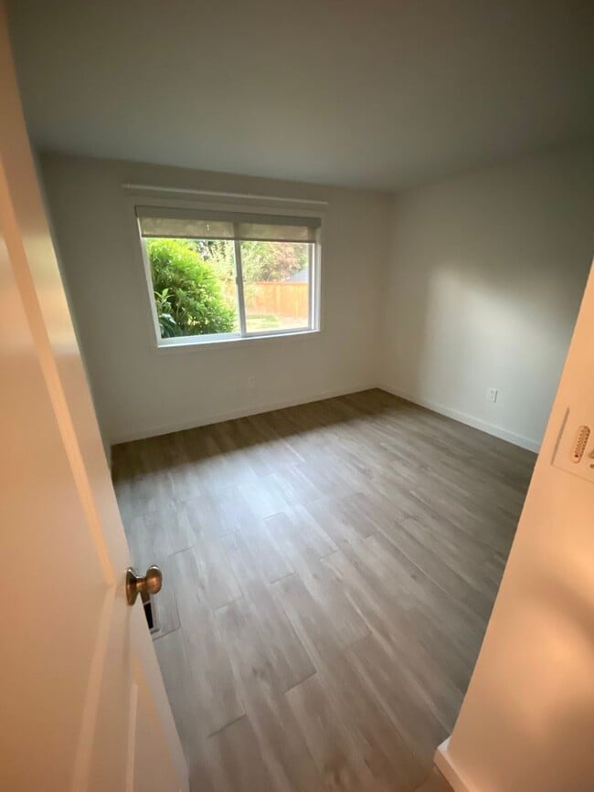 Building Photo - 3bd/1ba House in Bellevue
