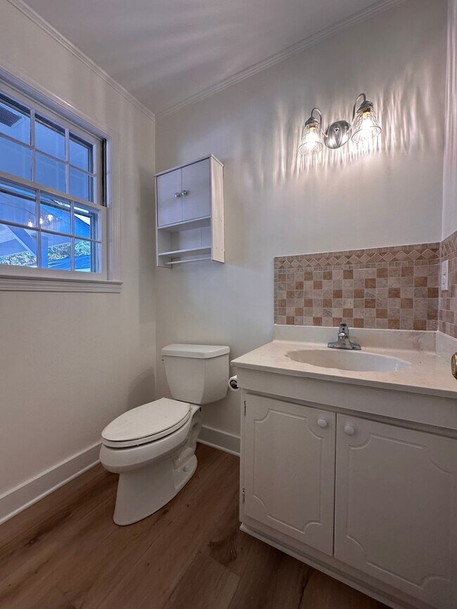 Building Photo - Home on High Tide