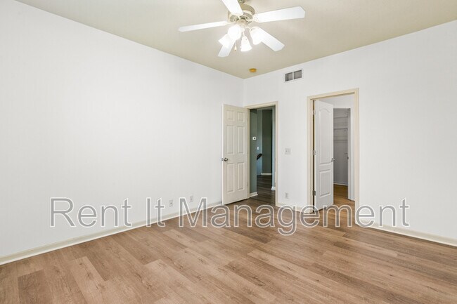 Building Photo - 7425 N 77th Ave