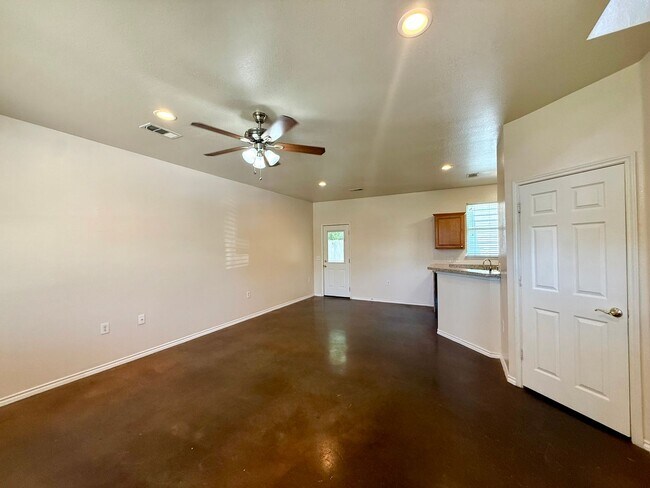 Building Photo - Meador-6912