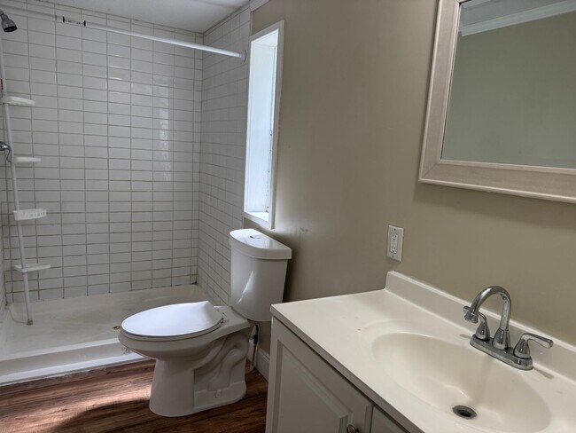 Building Photo - 154 NW Alpata Ct