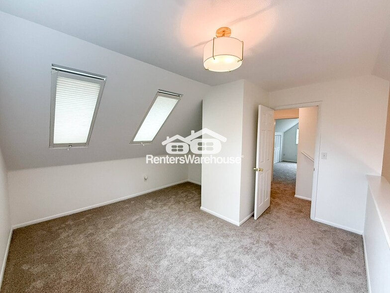 Building Photo - 4877 Darwin Ct