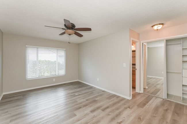 Building Photo - 1601 Bent Pine Way