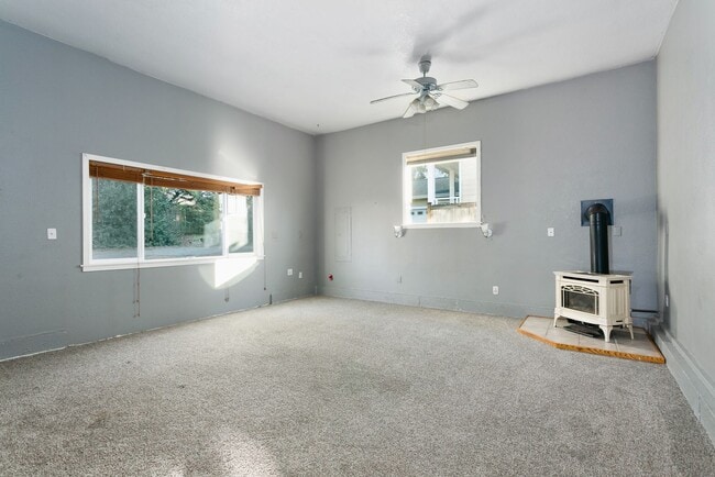 Building Photo - Spacious Tacoma Home for Rent – Available Now!