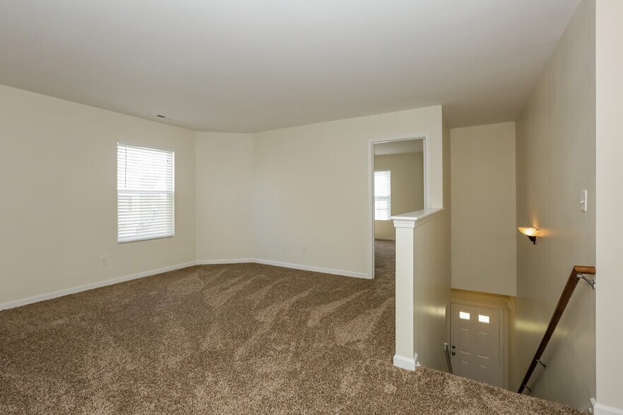 Building Photo - 6731 Sequoia Hills Dr