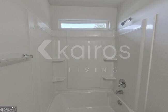 Building Photo - 142 Western Red Cedar Dr