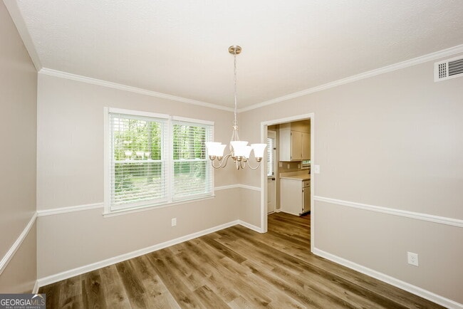 Building Photo - 105 Rock Mull