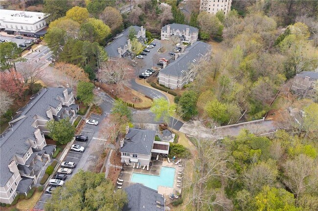 Building Photo - 13 Normandy Ct