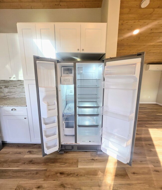 Building Photo - Newly Remodeled 2 Bedroom Home & ADU For R...