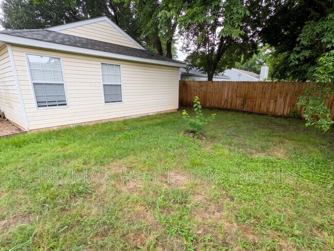 Building Photo - 1607 Timberline Dr