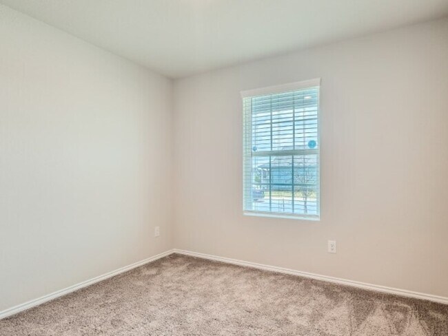 Building Photo - 15011 Dorset Wheel