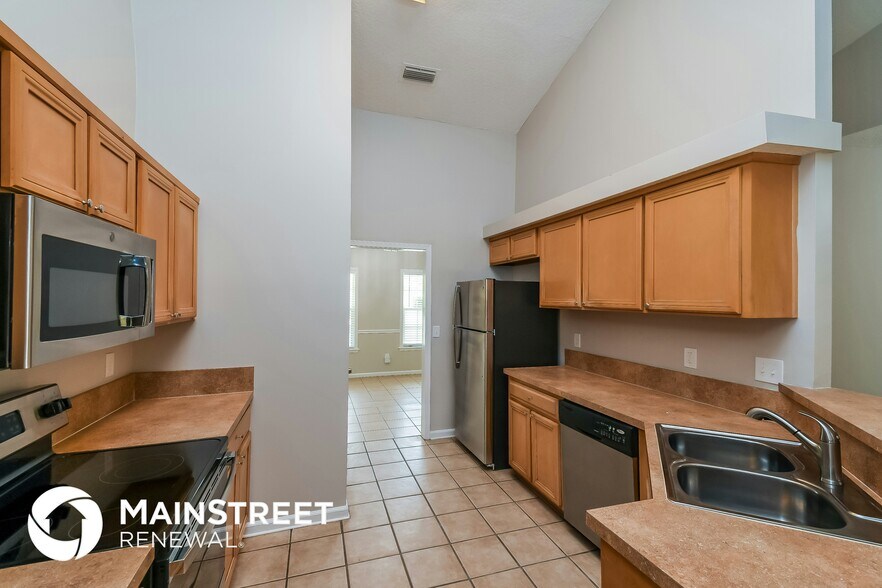 Building Photo - 579 Charles Pinckney St