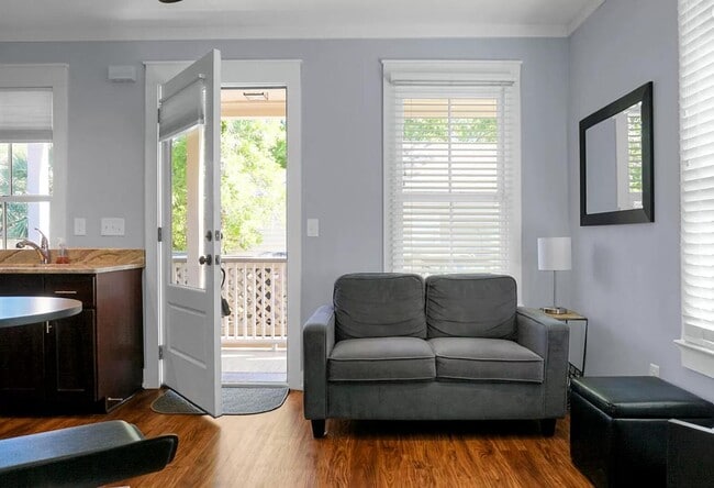 Building Photo - 29 Kennedy St