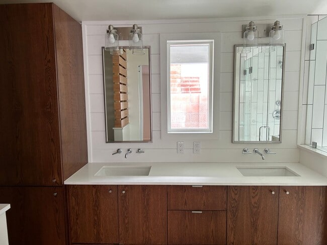 Building Photo - Rossmoor Home for rent. 3 bedrooms 2 baths.