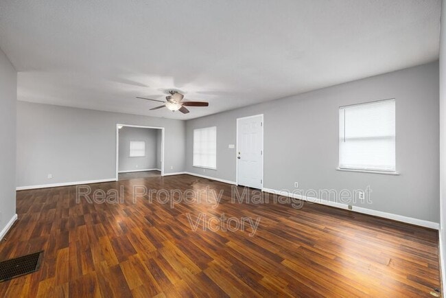 Building Photo - 340 Chapel Cir