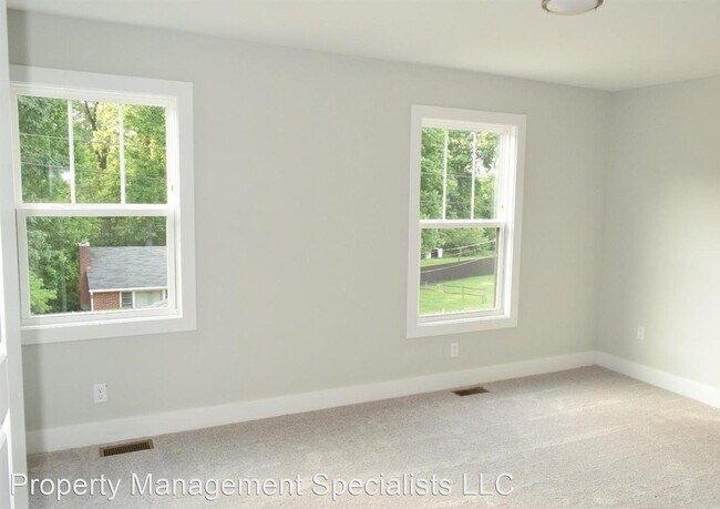 Building Photo - 3 br, 3 bath House - 2727 Rainbow Circle