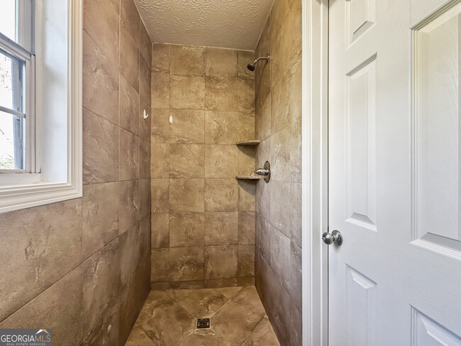 Building Photo - 3340 Summit Pl Dr