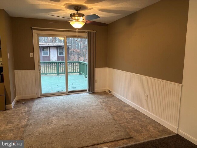 Building Photo - 2213 Green Haven Way