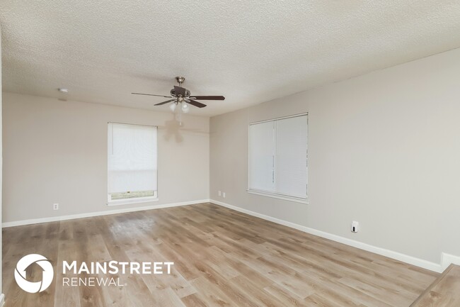 Building Photo - 5934 Lake Bank St