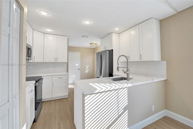 Building Photo - 9012 Lake Park Cir S