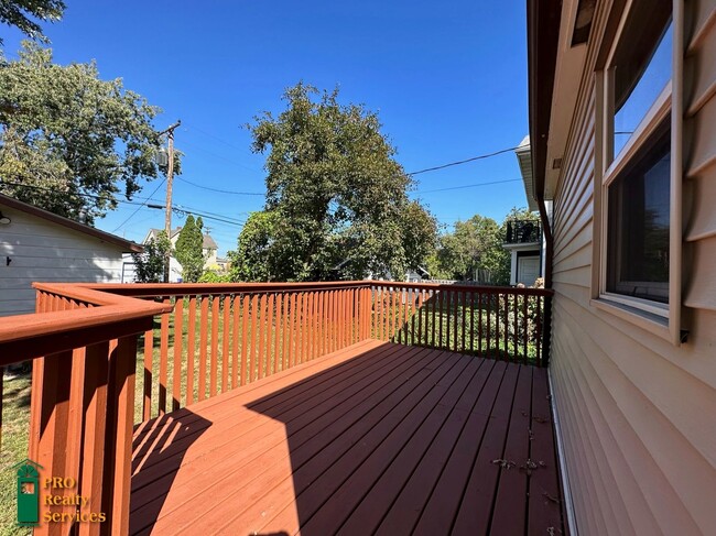 Building Photo - Charming 2 Bedroom Home in St. Paul