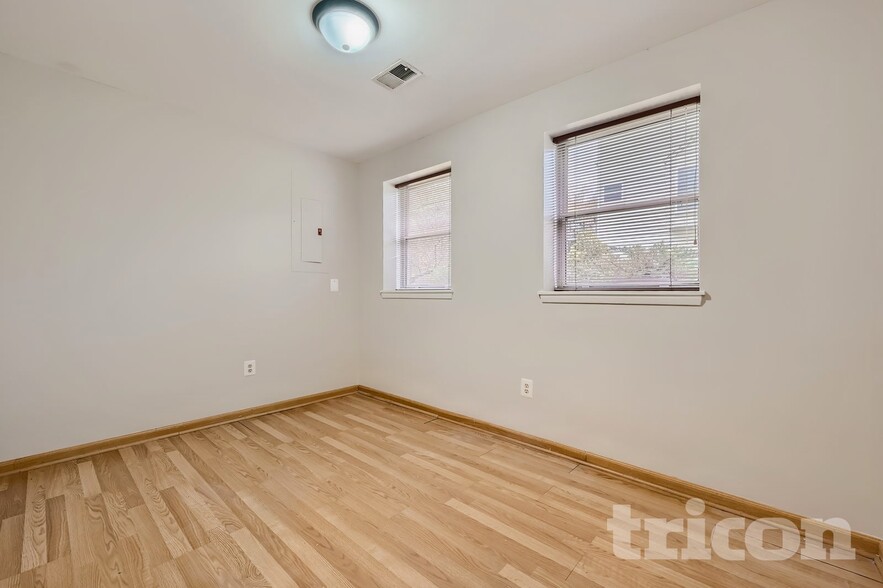 Building Photo - 7832 Falling Leaves Ct