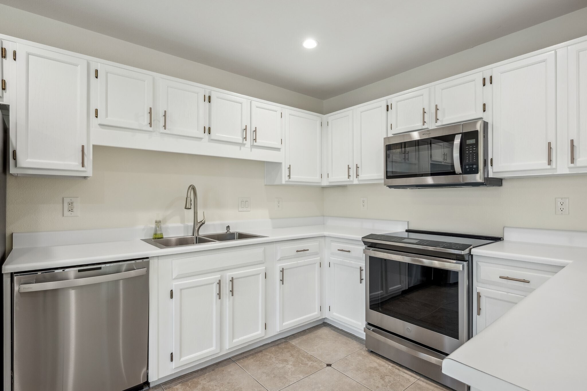 Building Photo - 15050 N Thompson Peak Pkwy