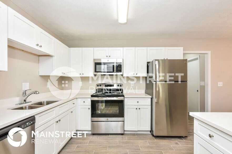 Building Photo - 2755 Stanton Woods Dr SE