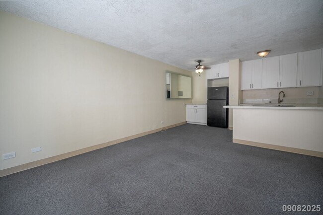 Building Photo - $3,200/mo / 2BR / 1BA • 755 SF • 1 Assigne...