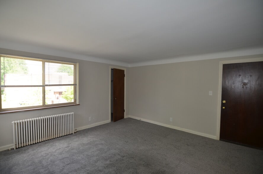 Building Photo - 6615 Bantry Ave