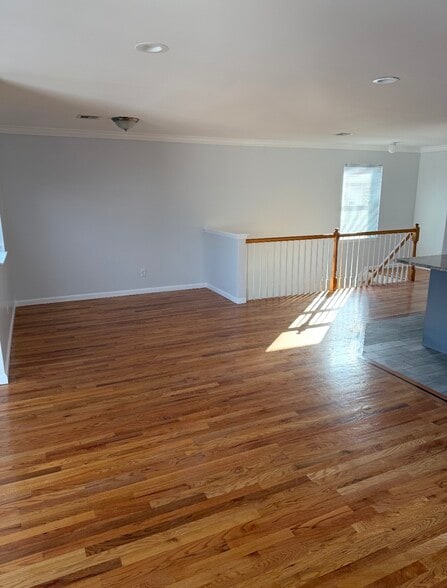 Building Photo - 36 Abbotsford Ave