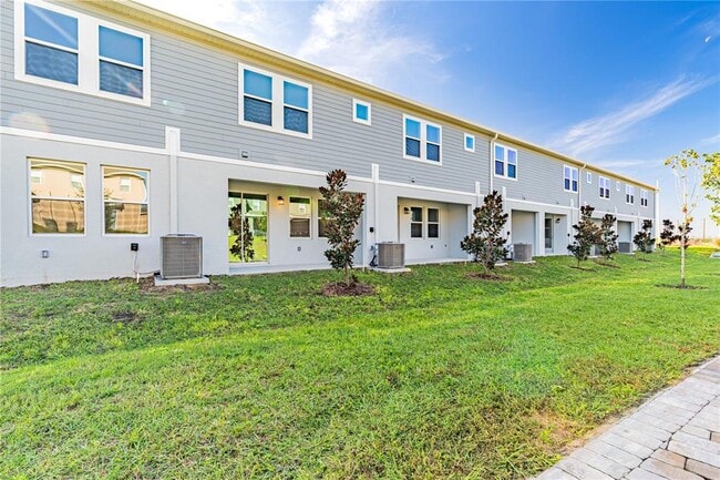 Building Photo - 2827 Maloof Dr