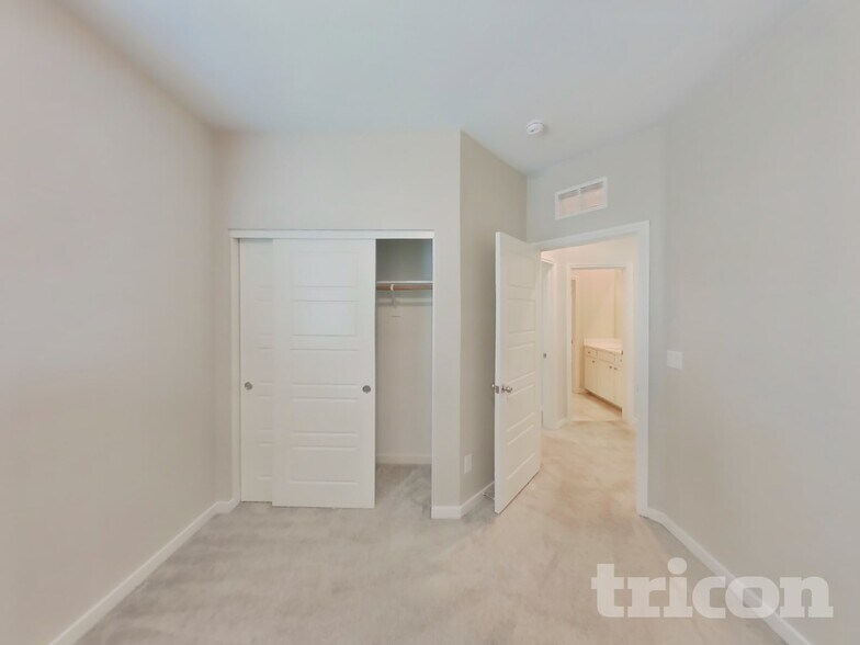 Building Photo - 2831 Lindsey Spgs St