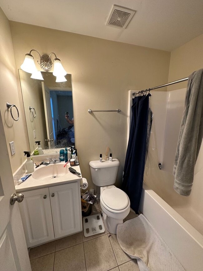 Building Photo - The Retreat @ Magnolia Bluff!