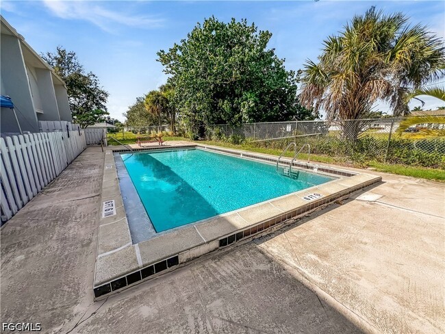 Building Photo - 1123 SW 48th Terrace