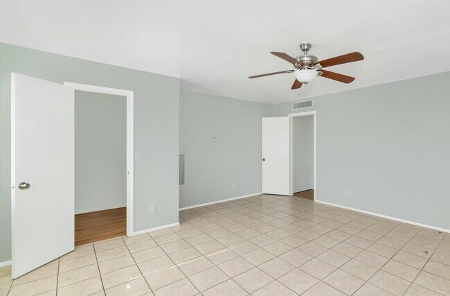 Building Photo - UPDATED PHOENIX RENTAL – 3 BED, 2 BATH NEA...