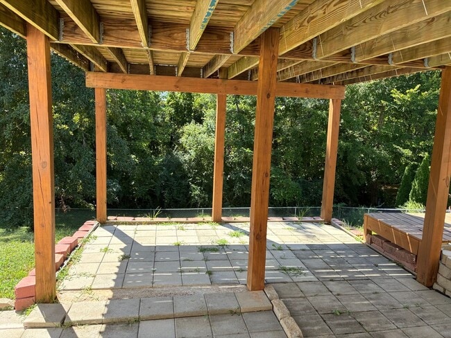 Building Photo - **ELIZABETHTOWN INDEPENDENT SCHOOL DISTRICT**