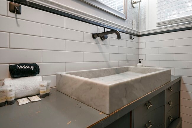 Building Photo - 1919 Rosenberg St