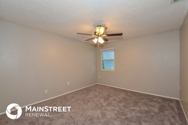 Building Photo - 4946 Camphor Ave