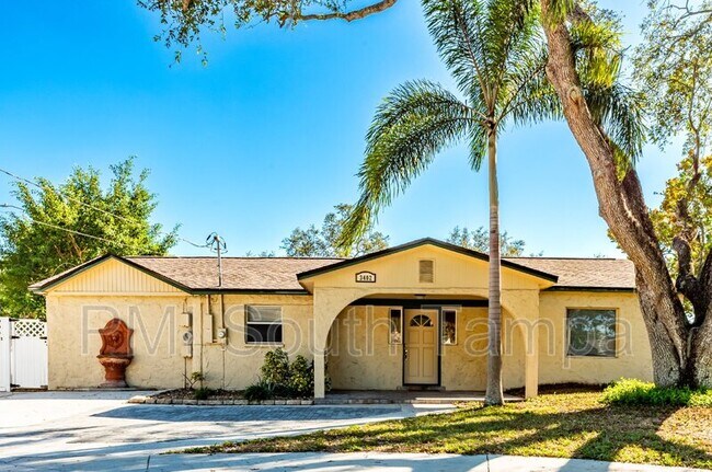 Primary Photo - 3402 W Van Buren Dr
