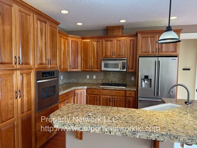 Building Photo - Spectacular 4 Bedroom Home in Gresham