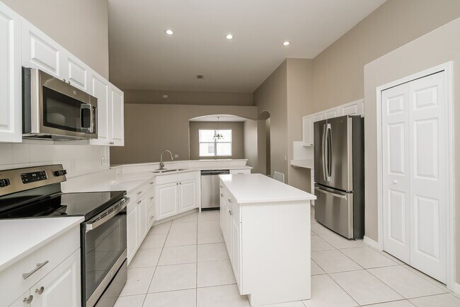 Building Photo - 3696 Braemere Dr