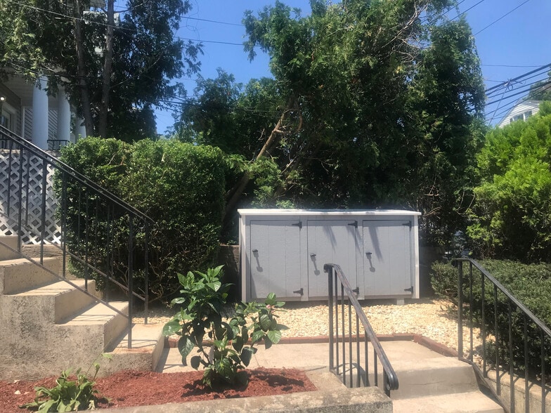 Building Photo - 161 Franklin Ave