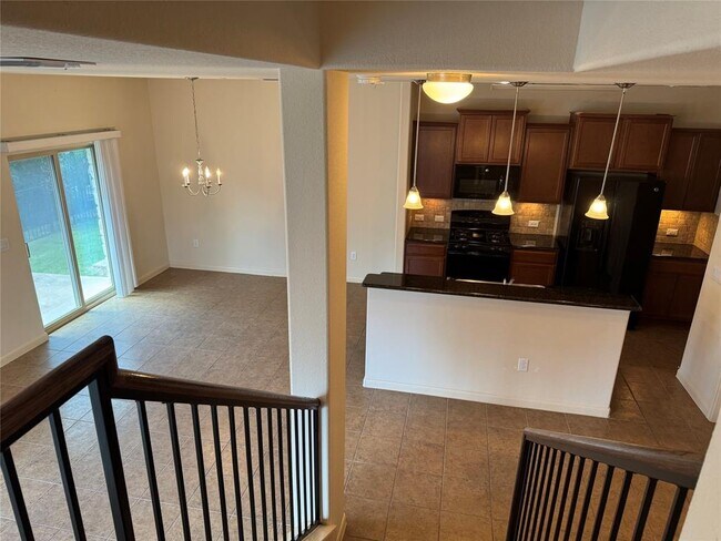 Building Photo - 1620 Bryant Dr