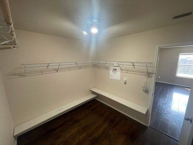 Building Photo - 220 Chalk Mountain Dr